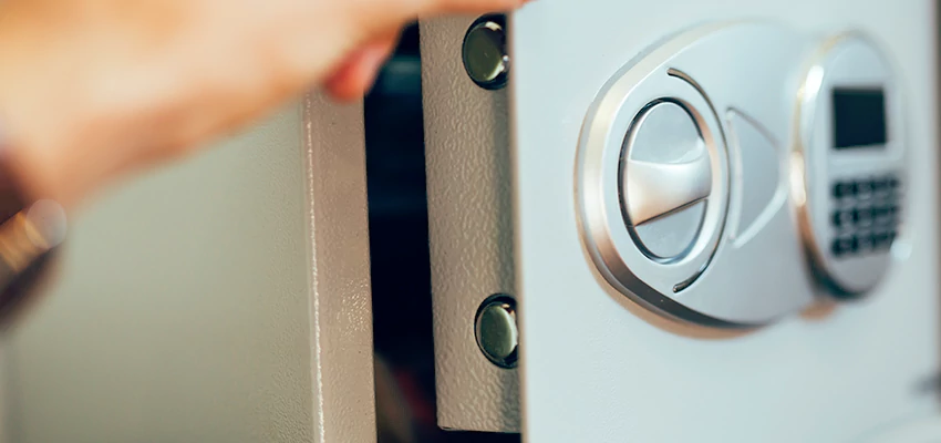 Fingerprint Safe Openers in West Athens, CA